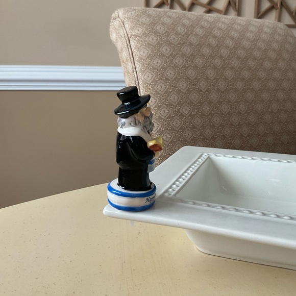 OY! Happy Hanukkah Rabbi Platter Decoration 🕎 - Picture 4 of 6